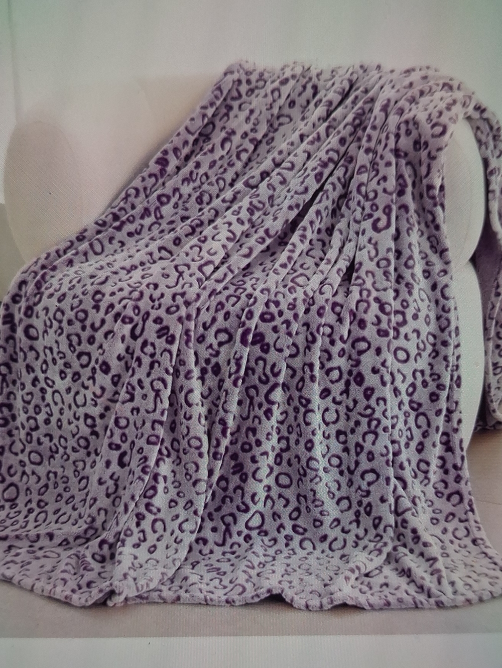 NWT Purple Leopard 40x50 Fleece Blanket